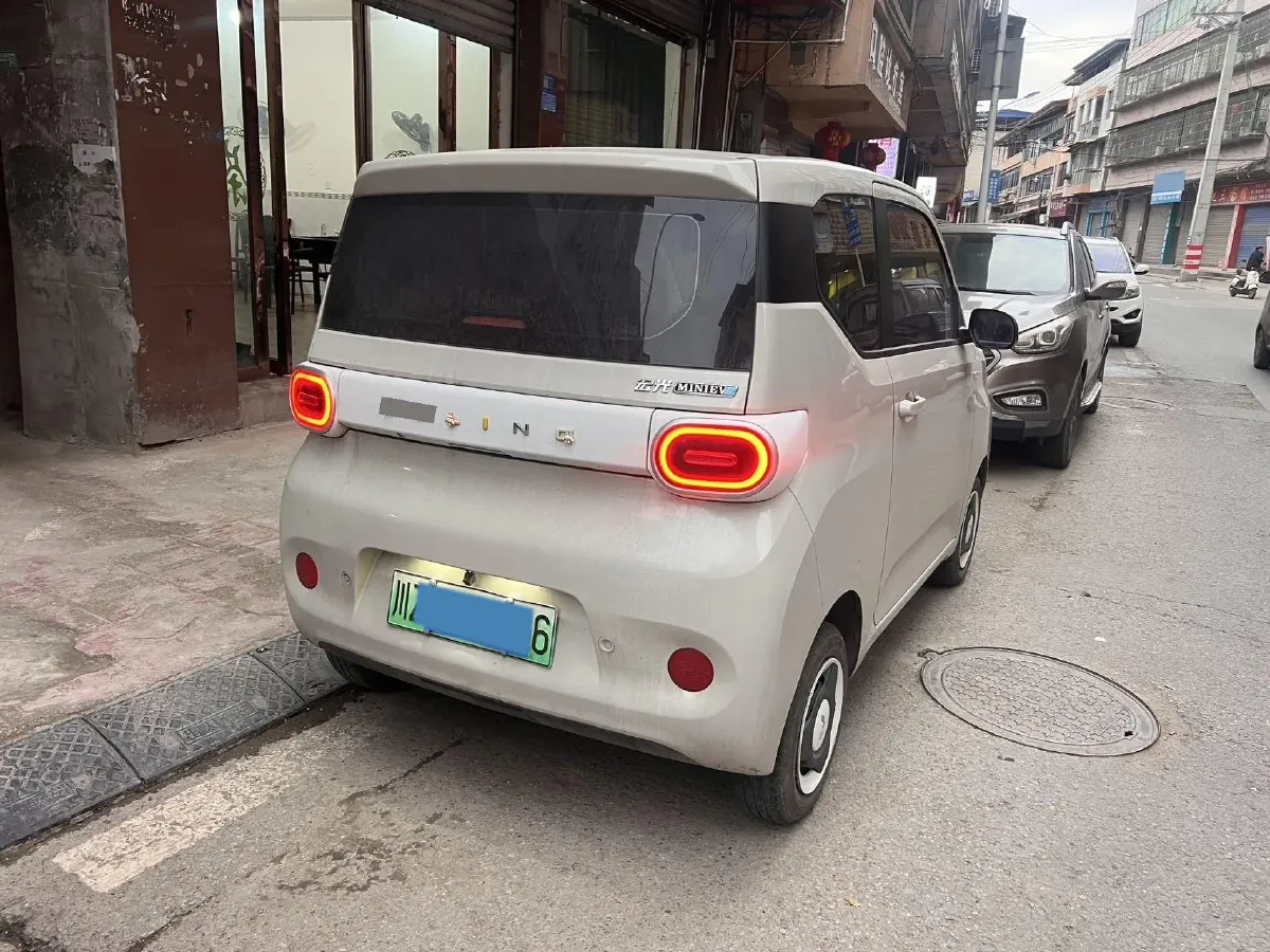 2022 WuLing HongGuang MINI EV BEV 26.5KWH,autocango,china used car exporter,china ev exporter,chinese used car exporter,chinese used ev exporter