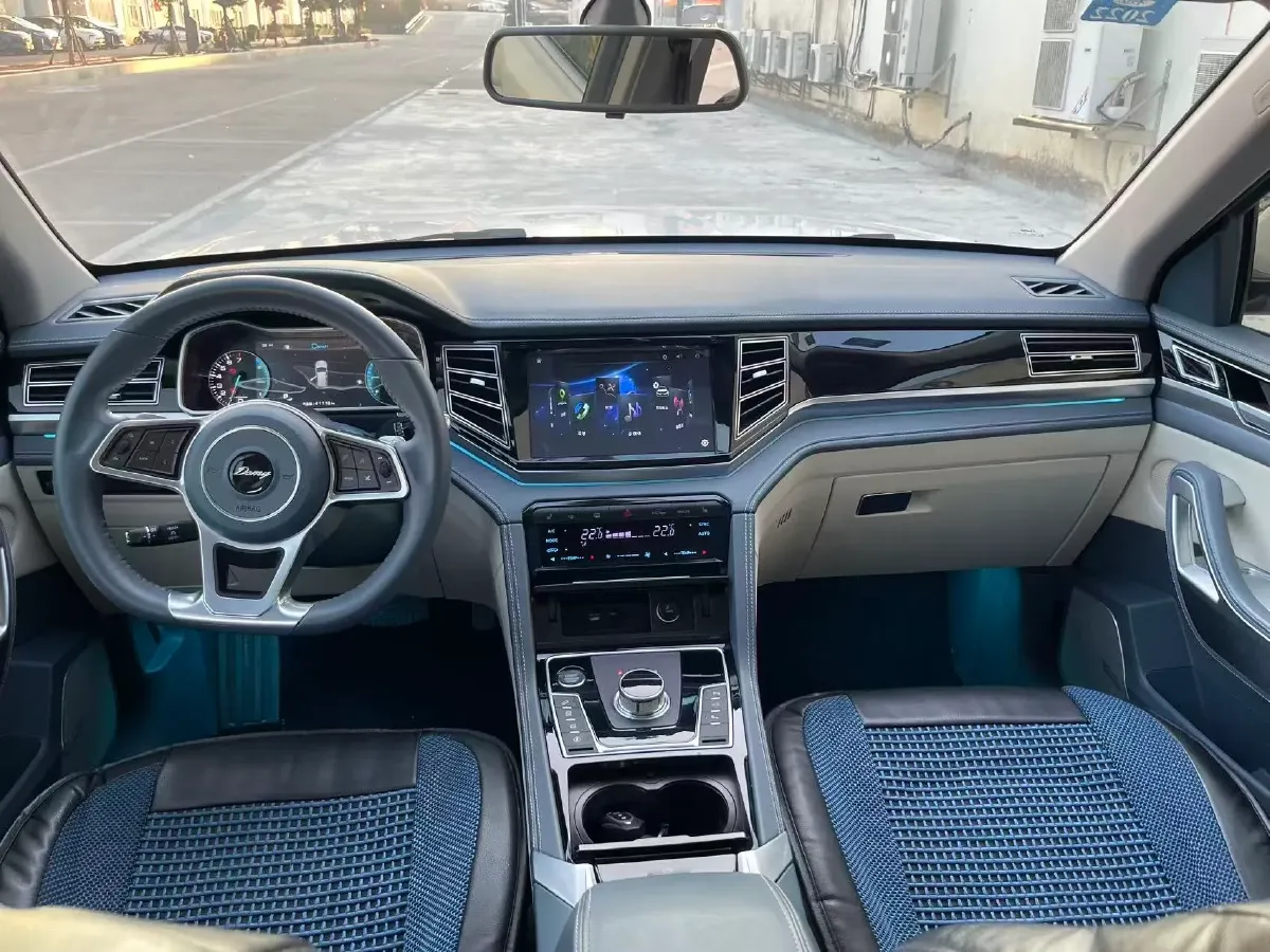 2017 Zotye Damy X7 2.0T 190HP L4 6DCT,autocango,china used car exporter,china ev exporter,chinese used car exporter,chinese used ev exporter