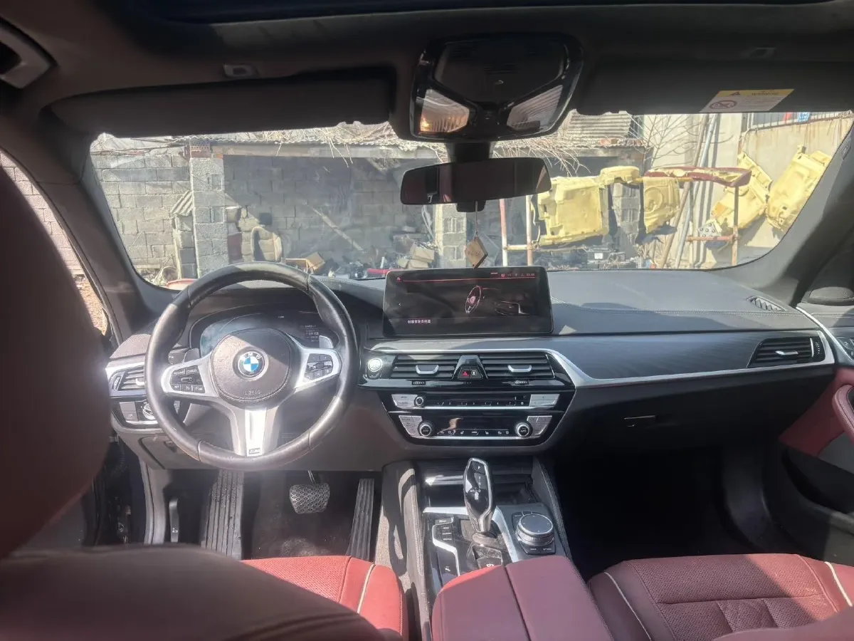 2022 BMW 5 Series 2.0T 245HP L4 8AT,autocango,china used car exporter,china ev exporter,chinese used car exporter,chinese used ev exporter