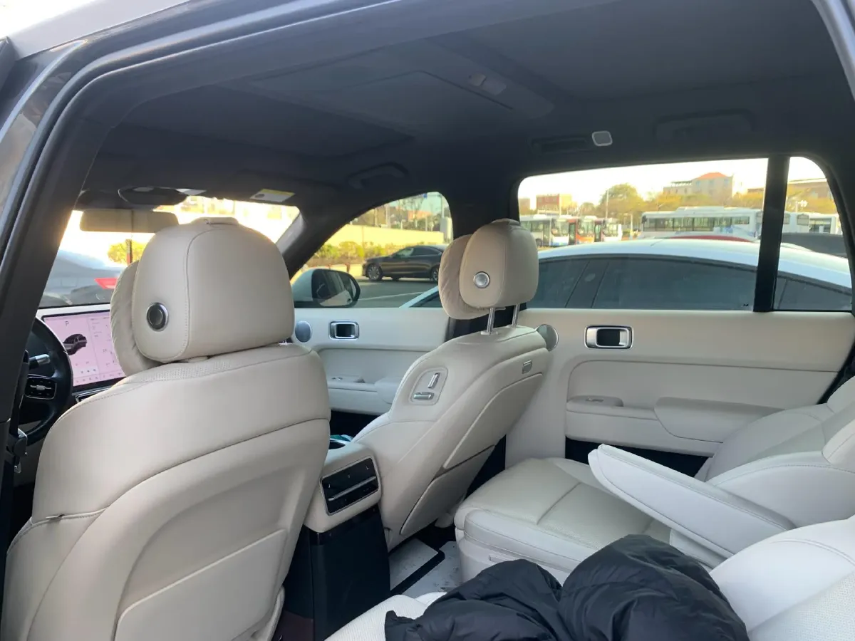 2022 Li L9 Range Extended 154HP REEV 42.6KWH,autocango,china used car exporter,china ev exporter,chinese used car exporter,chinese used ev exporter