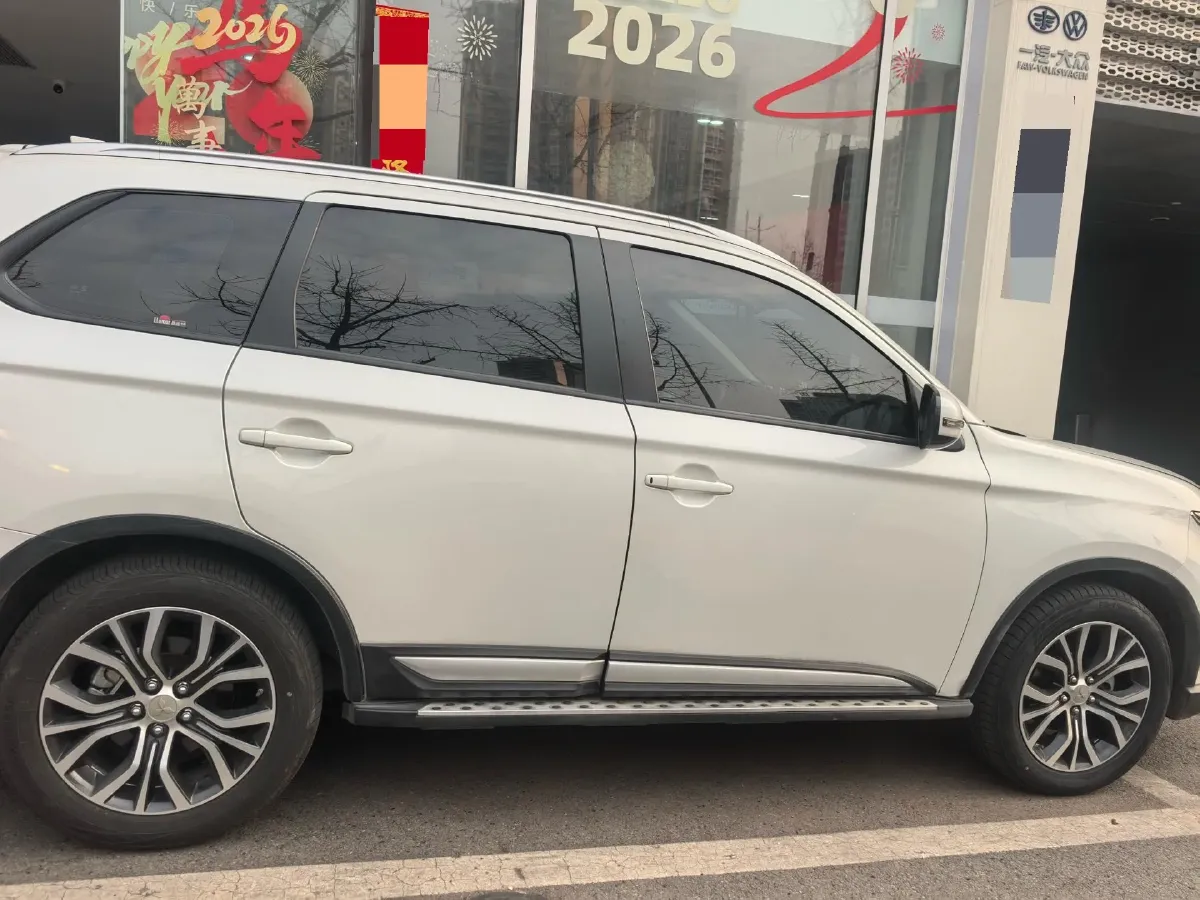 2018 Mitsubishi Outlander 2.0L 166HP L4 CVT,autocango,china used car exporter,china ev exporter,chinese used car exporter,chinese used ev exporter