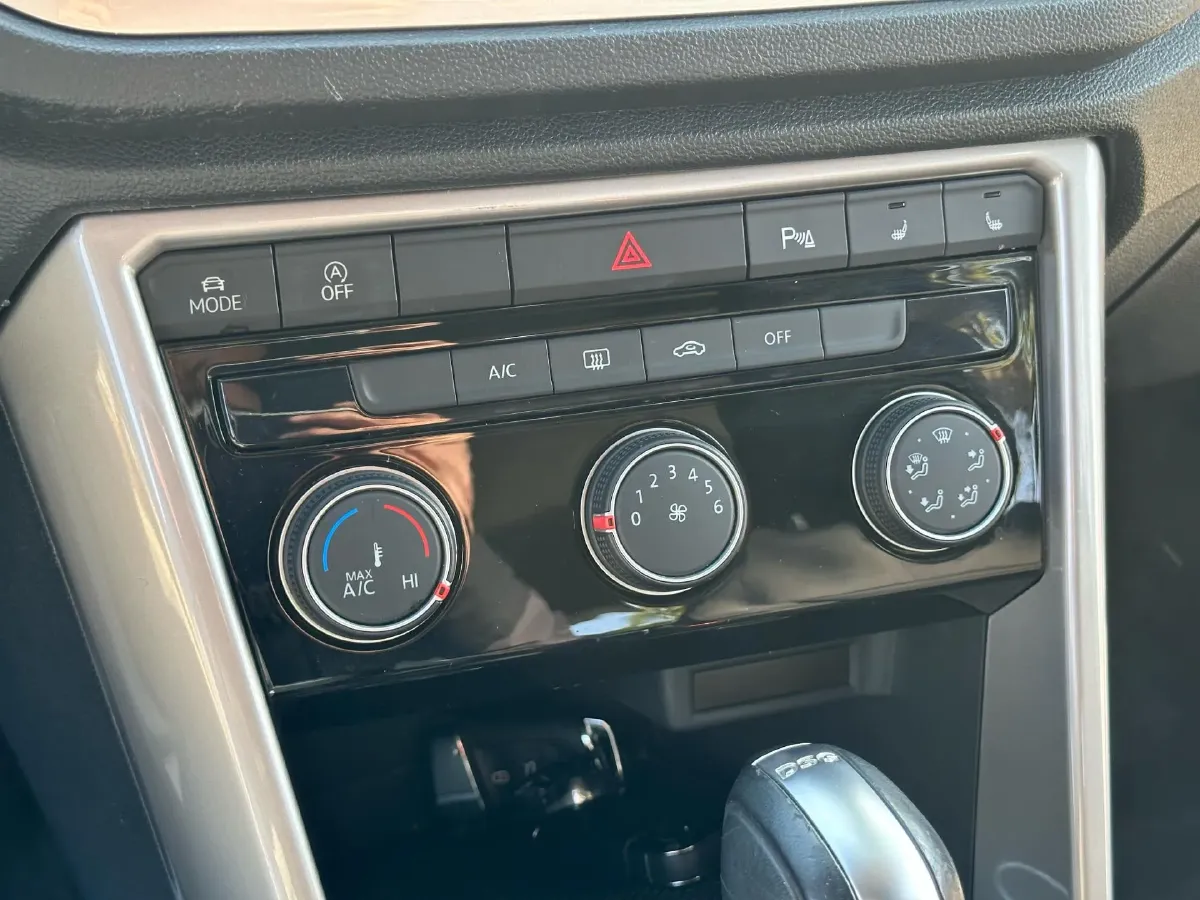 2021 Volkswagen T-Roc 1.4T 150HP L4 7DCT,autocango,china used car exporter,china ev exporter,chinese used car exporter,chinese used ev exporter