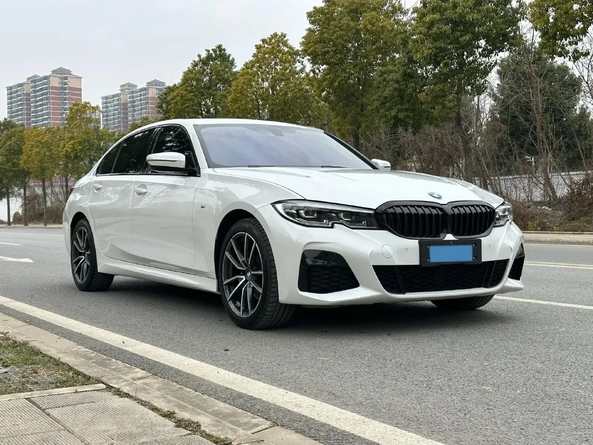 2022 BMW 3 Series 2.0T 156HP L4 8AT,autocango,china used car exporter,china ev exporter,chinese used car exporter,chinese used ev exporter