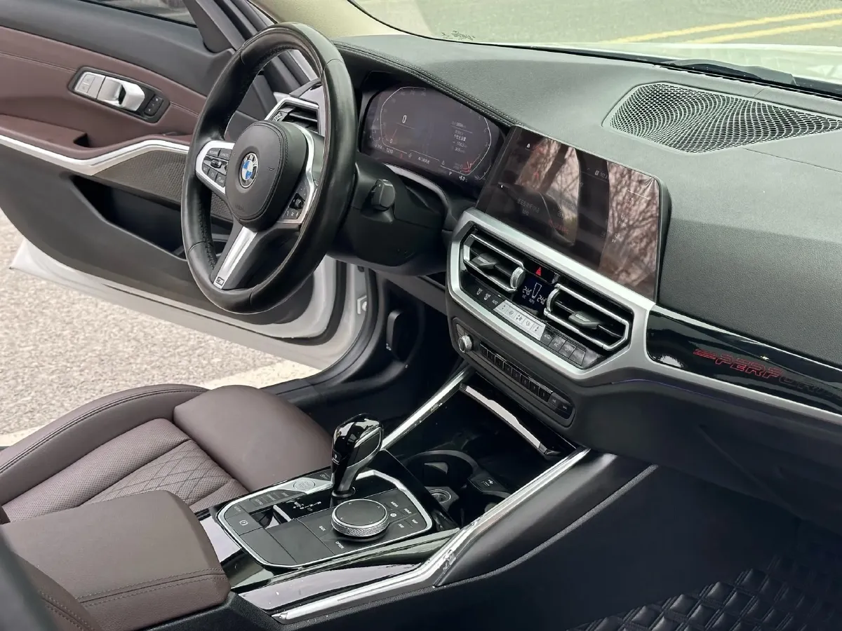 2022 BMW 3 Series 2.0T 156HP L4 8AT,autocango,china used car exporter,china ev exporter,chinese used car exporter,chinese used ev exporter