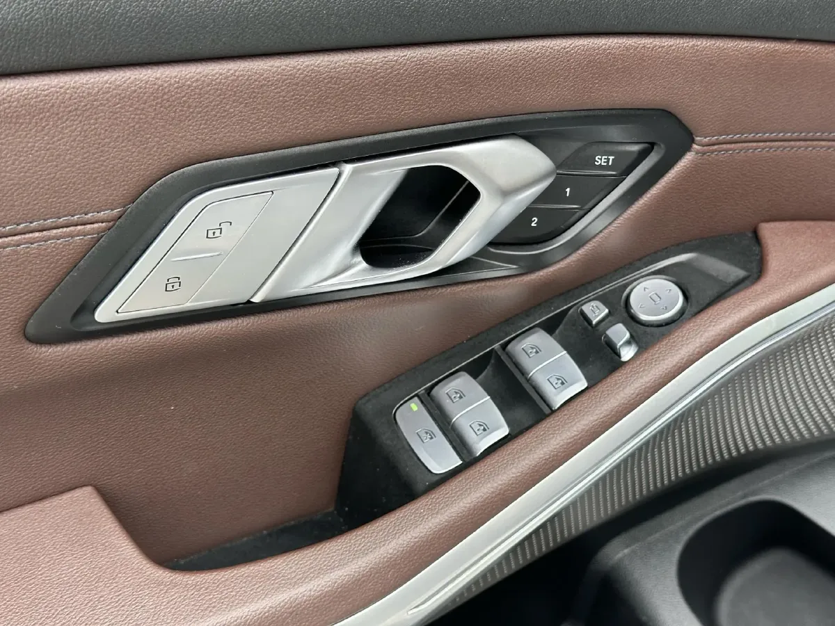 2022 BMW 3 Series 2.0T 156HP L4 8AT,autocango,china used car exporter,china ev exporter,chinese used car exporter,chinese used ev exporter