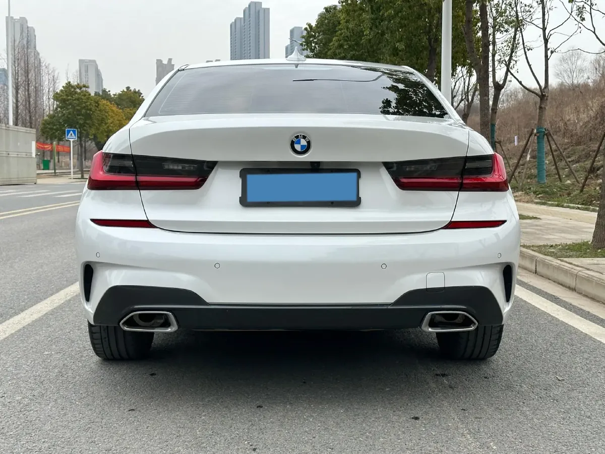2022 BMW 3 Series 2.0T 156HP L4 8AT,autocango,china used car exporter,china ev exporter,chinese used car exporter,chinese used ev exporter
