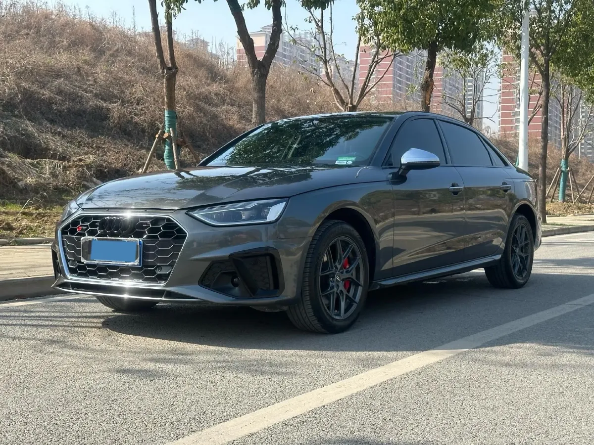 2022 Audi A4L 2.0T 150HP L4 7DCT,autocango,china used car exporter,china ev exporter,chinese used car exporter,chinese used ev exporter