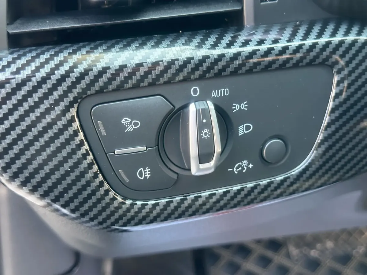 2022 Audi A4L 2.0T 150HP L4 7DCT,autocango,china used car exporter,china ev exporter,chinese used car exporter,chinese used ev exporter