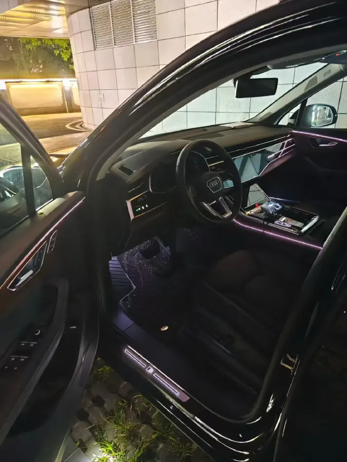 2025 Audi Q7 3.0T 340HP V6 8AT,autocango,china used car exporter,china ev exporter,chinese used car exporter,chinese used ev exporter