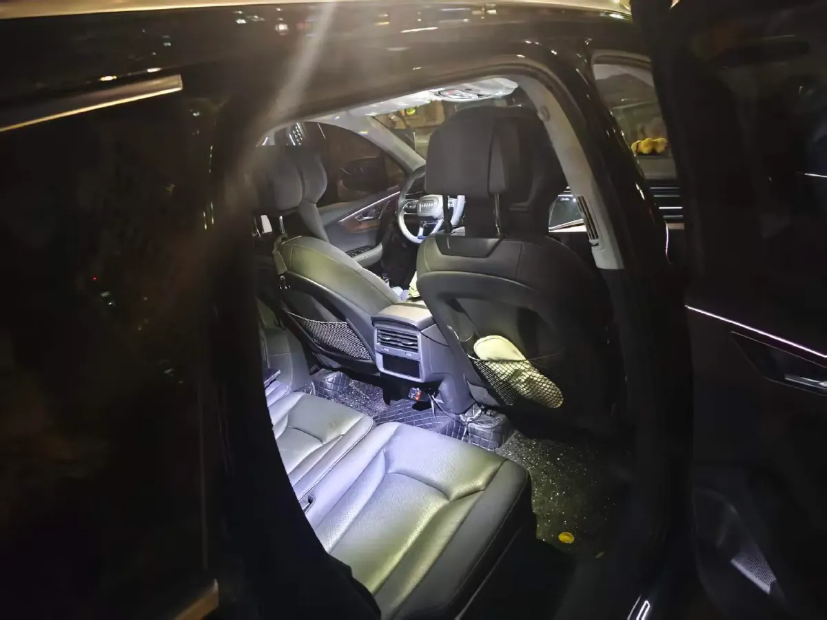 2025 Audi Q7 3.0T 340HP V6 8AT,autocango,china used car exporter,china ev exporter,chinese used car exporter,chinese used ev exporter