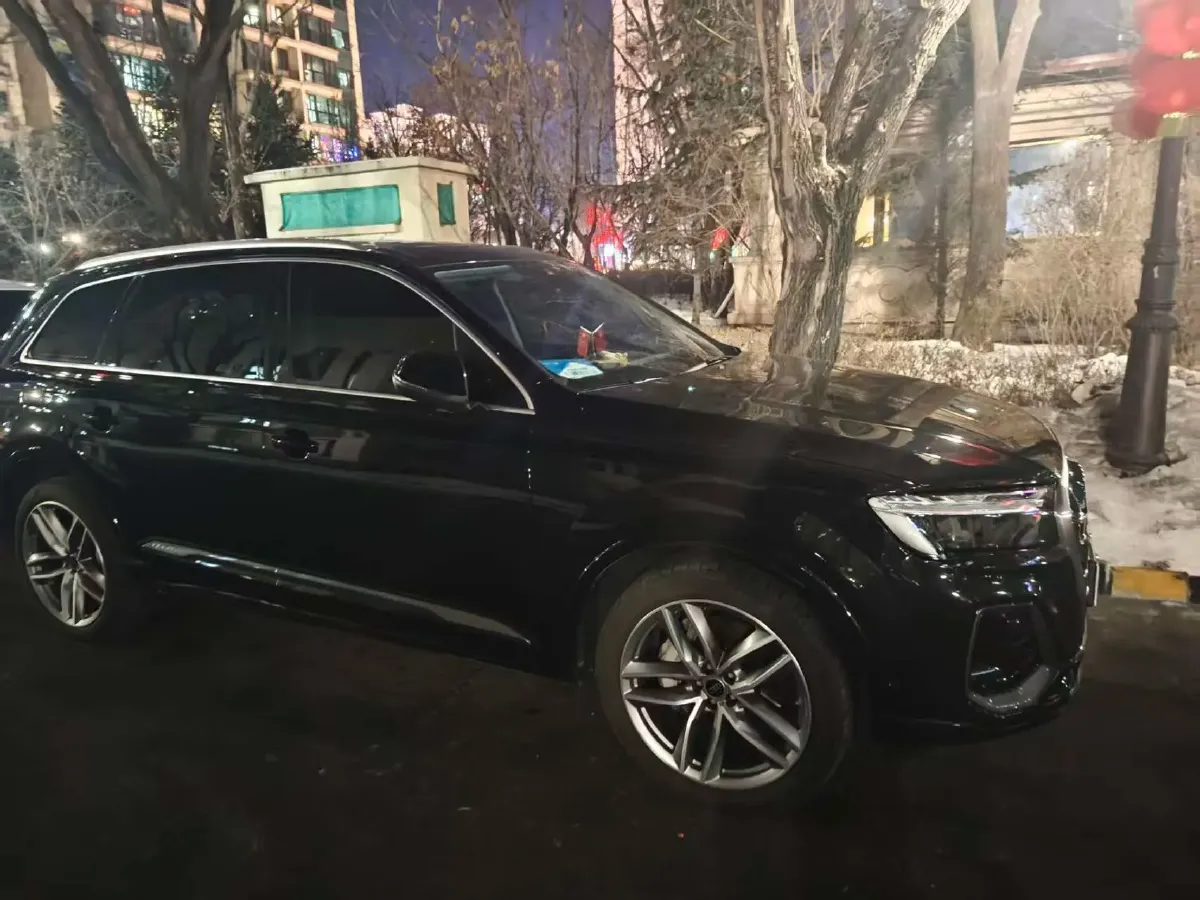 2025 Audi Q7 3.0T 340HP V6 8AT,autocango,china used car exporter,china ev exporter,chinese used car exporter,chinese used ev exporter