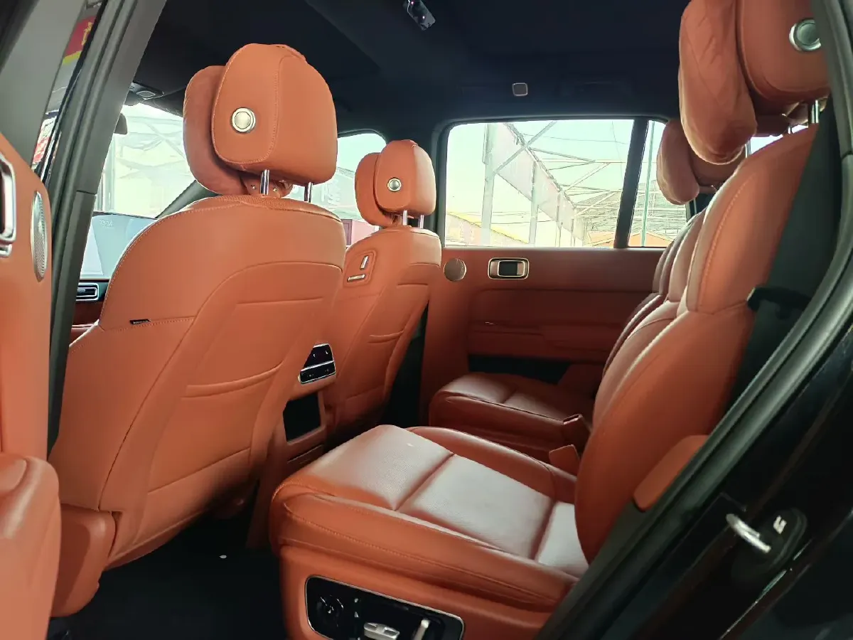 2023 Li L8 Range Extended 154HP REEV 40.9KWH,autocango,china used car exporter,china ev exporter,chinese used car exporter,chinese used ev exporter