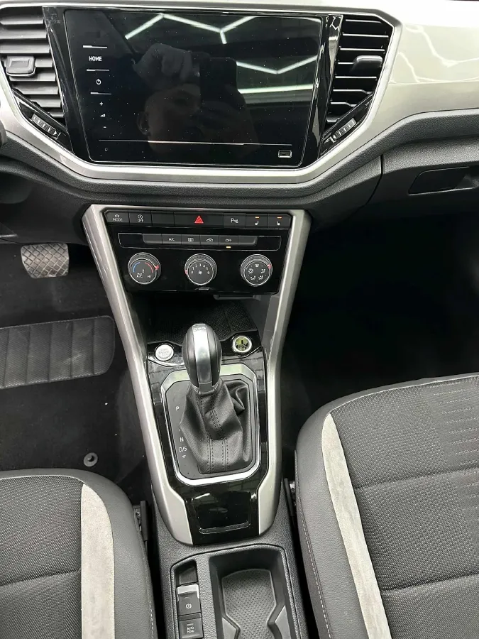 2022 Volkswagen T-Roc 1.4T 150HP L4 7DCT,autocango,china used car exporter,china ev exporter,chinese used car exporter,chinese used ev exporter