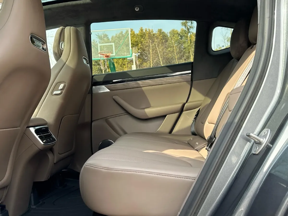 2025 Luxeed R7 REEV 156HP REEV 37KWH,autocango,china used car exporter,china ev exporter,chinese used car exporter,chinese used ev exporter