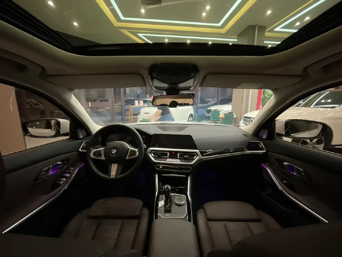 2020 BMW 3 Series 2.0T 156HP L4 8AT,autocango,china used car exporter,china ev exporter,chinese used car exporter,chinese used ev exporter