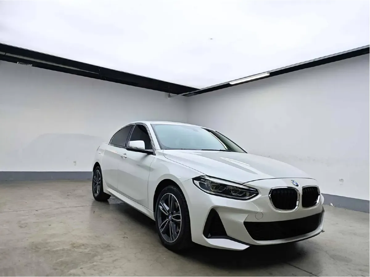 2022 BMW 1 Series 1.5T 140HP L3 7DCT,autocango,china used car exporter,china ev exporter,chinese used car exporter,chinese used ev exporter