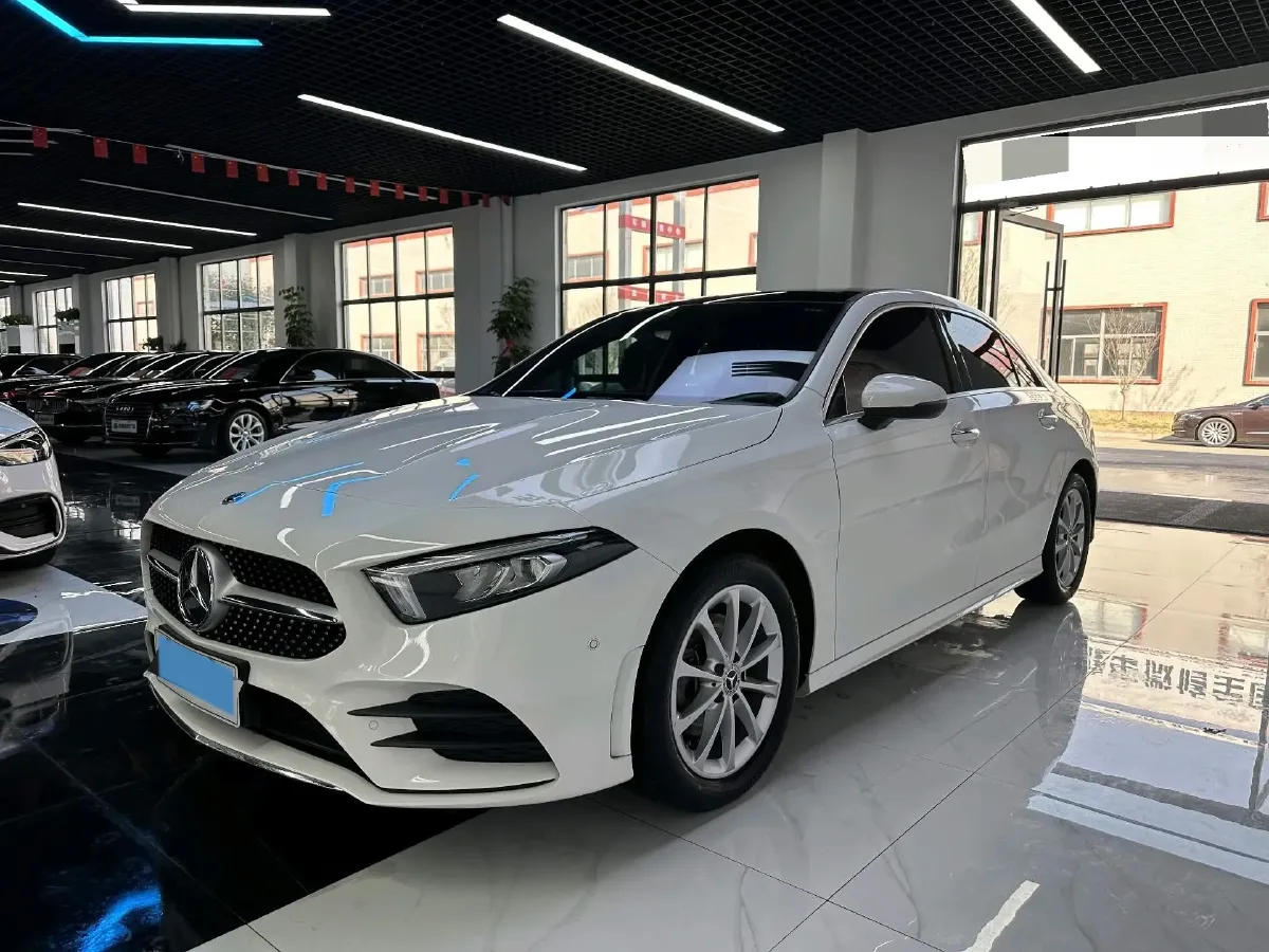 2021 Mercedes-Benz A Class 1.3T 163HP L4 7DCT,autocango,china used car exporter,china ev exporter,chinese used car exporter,chinese used ev exporter
