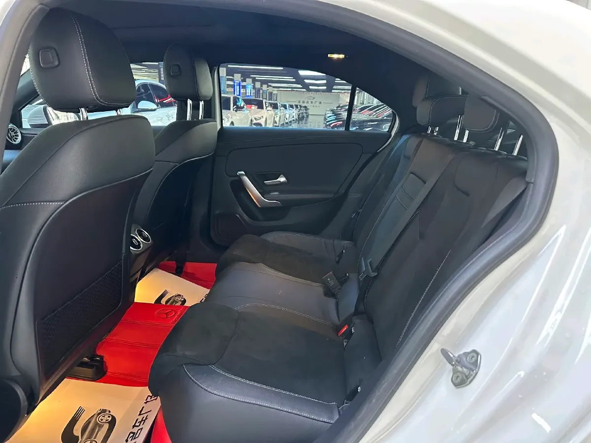 2021 Mercedes-Benz A Class 1.3T 163HP L4 7DCT,autocango,china used car exporter,china ev exporter,chinese used car exporter,chinese used ev exporter