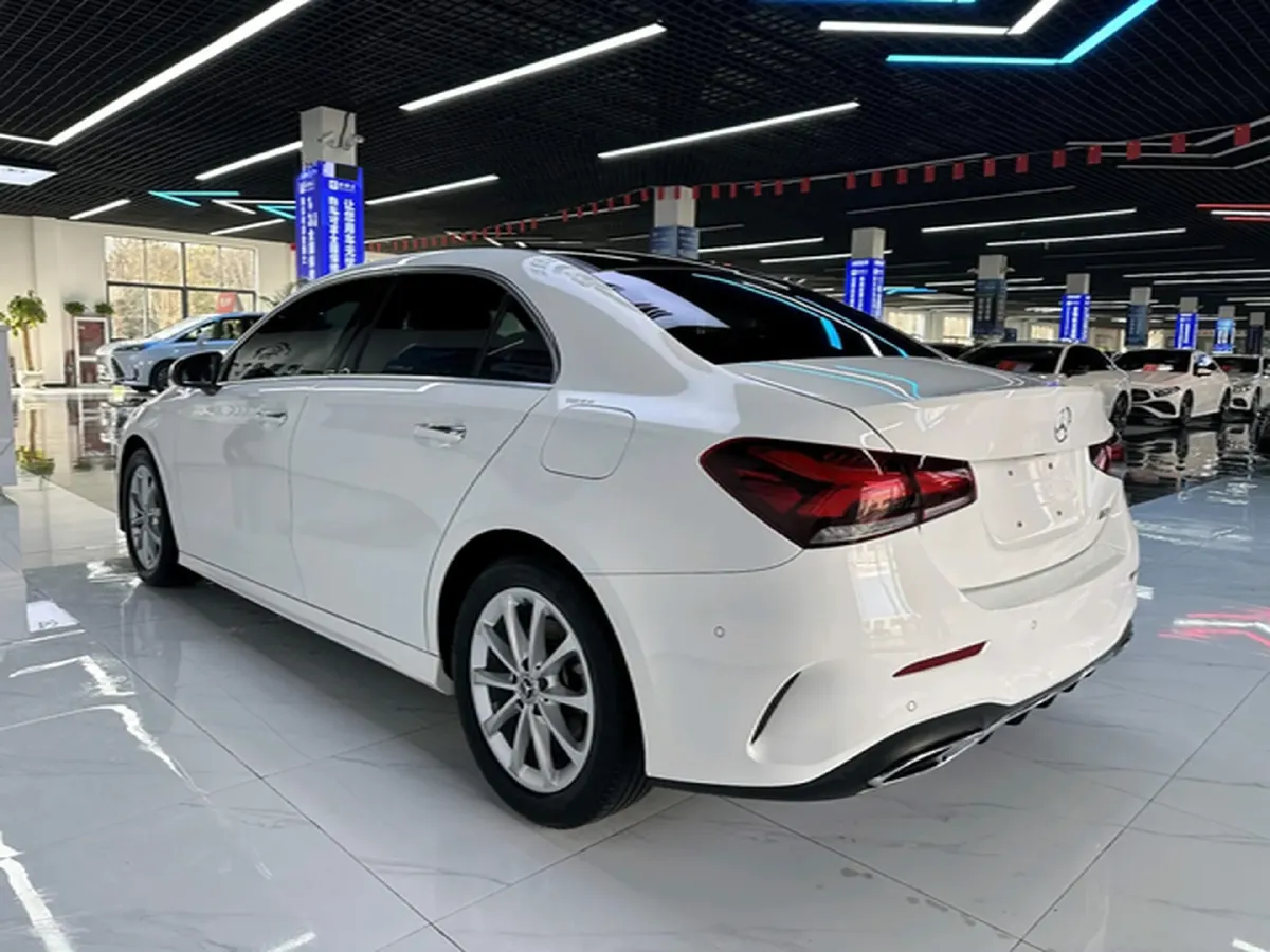 2021 Mercedes-Benz A Class 1.3T 163HP L4 7DCT,autocango,china used car exporter,china ev exporter,chinese used car exporter,chinese used ev exporter