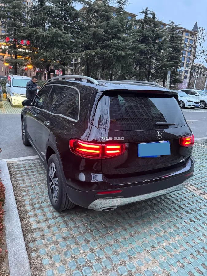 2025 Mercedes-Benz GLB Class 2.0T 190HP L4 8DCT,autocango,china used car exporter,china ev exporter,chinese used car exporter,chinese used ev exporter