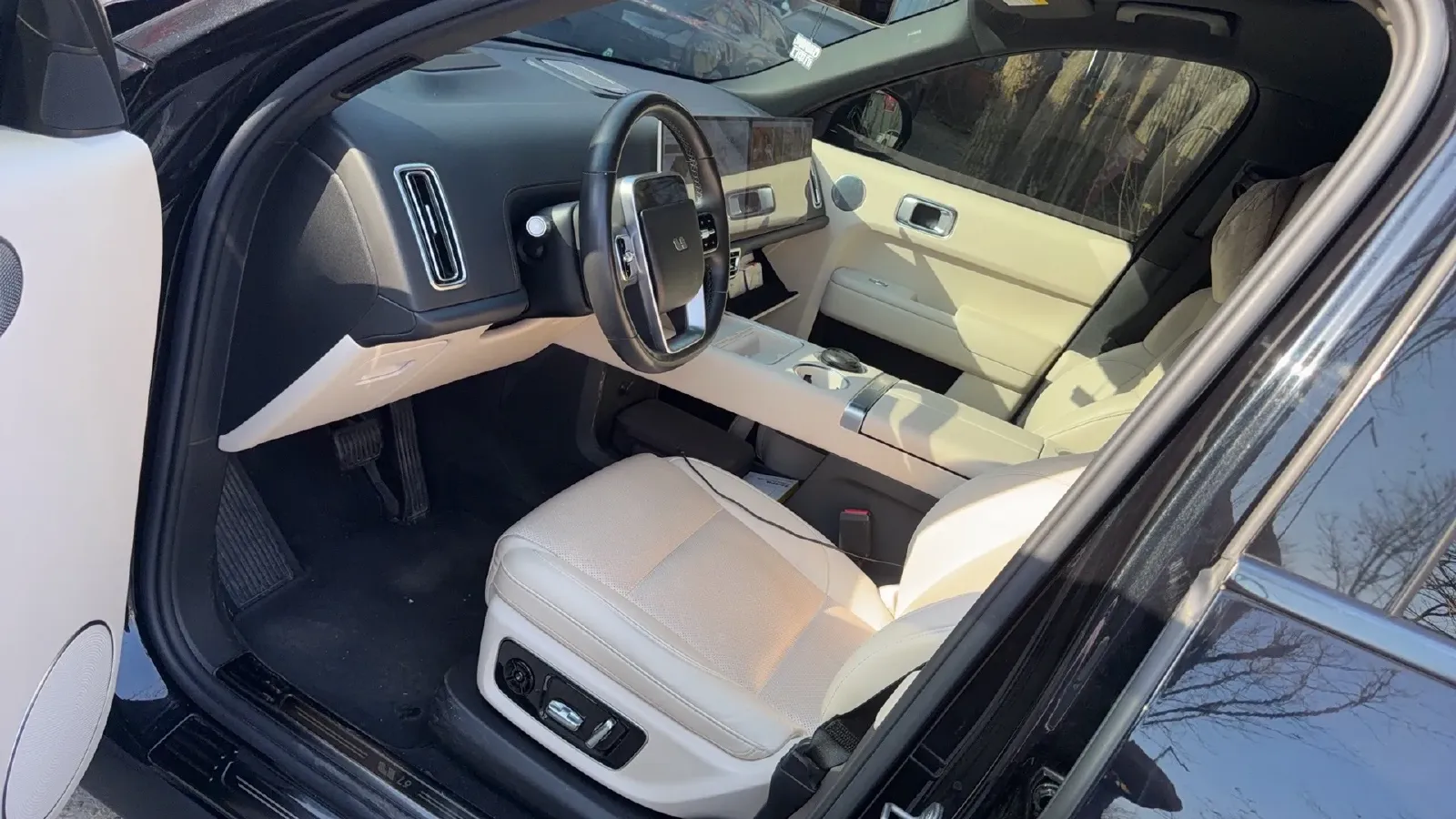 2024 Land Rover Range Rover Evoque 1.5T 200HP L3 8AT PHEV 15.5KWH,autocango,china used car exporter,china ev exporter,chinese used car exporter,chinese used ev exporter