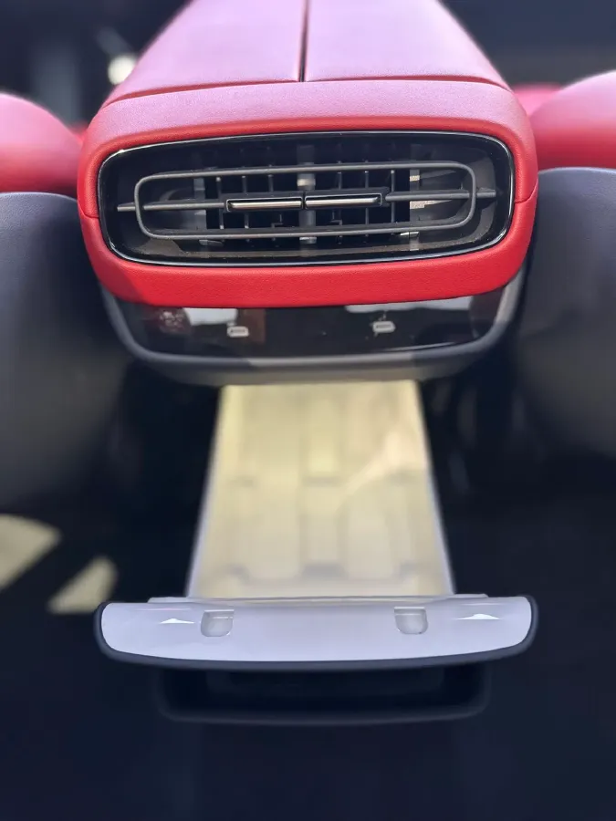 2024 MI SU7 BEV 101KWH,autocango,china used car exporter,china ev exporter,chinese used car exporter,chinese used ev exporter