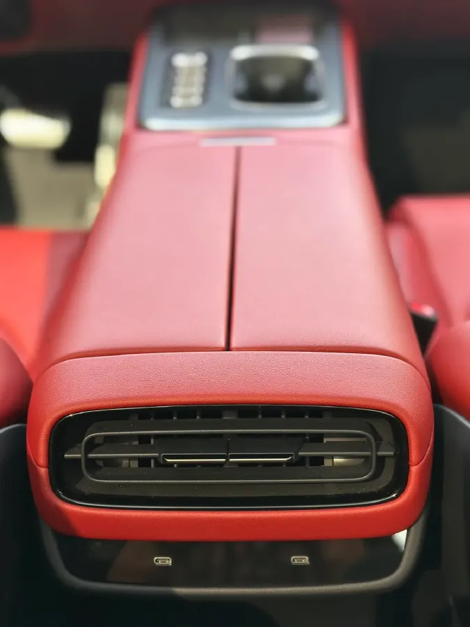 2024 MI SU7 BEV 101KWH,autocango,china used car exporter,china ev exporter,chinese used car exporter,chinese used ev exporter