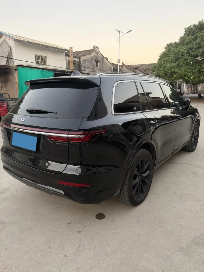 2020 Li ONE Range Extended 131HP REEV 40.5KWH,autocango,china used car exporter,china ev exporter,chinese used car exporter,chinese used ev exporter