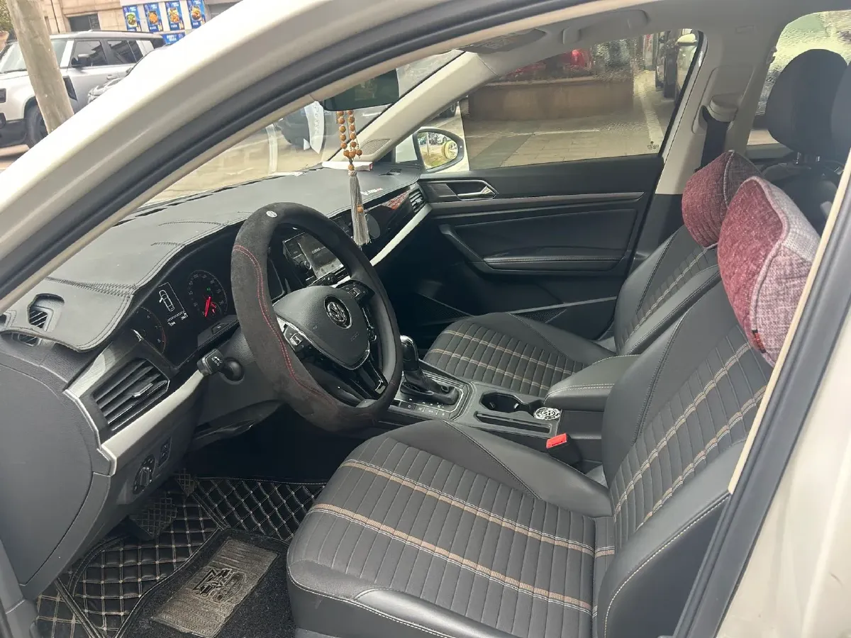 2018 Skoda Karoq 1.4T 150HP L4 7DCT,autocango,china used car exporter,china ev exporter,chinese used car exporter,chinese used ev exporter