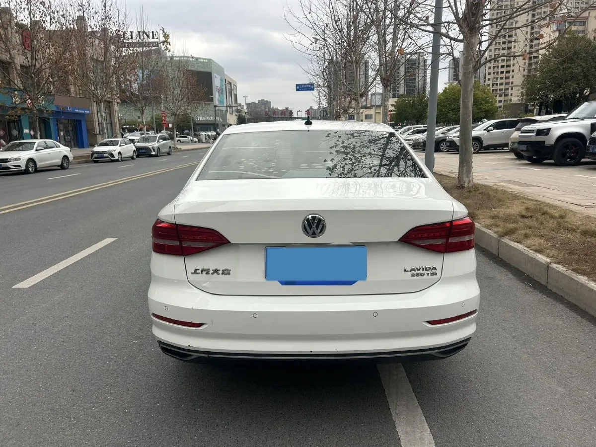 2018 Skoda Karoq 1.4T 150HP L4 7DCT,autocango,china used car exporter,china ev exporter,chinese used car exporter,chinese used ev exporter