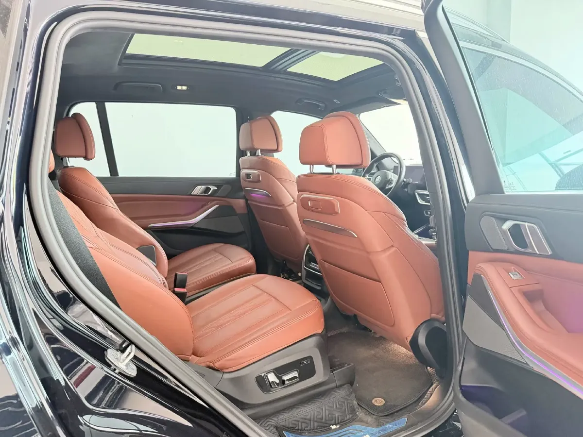 2023 BMW X7 3.0T 381HP L6 8AT,autocango,china used car exporter,china ev exporter,chinese used car exporter,chinese used ev exporter