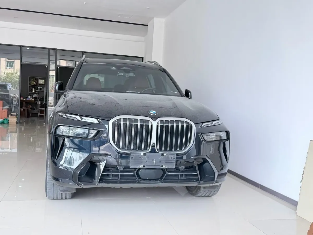 2023 BMW X7 3.0T 381HP L6 8AT,autocango,china used car exporter,china ev exporter,chinese used car exporter,chinese used ev exporter