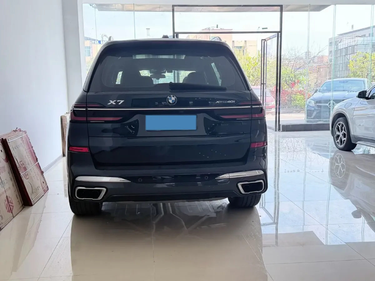 2023 BMW X7 3.0T 381HP L6 8AT,autocango,china used car exporter,china ev exporter,chinese used car exporter,chinese used ev exporter