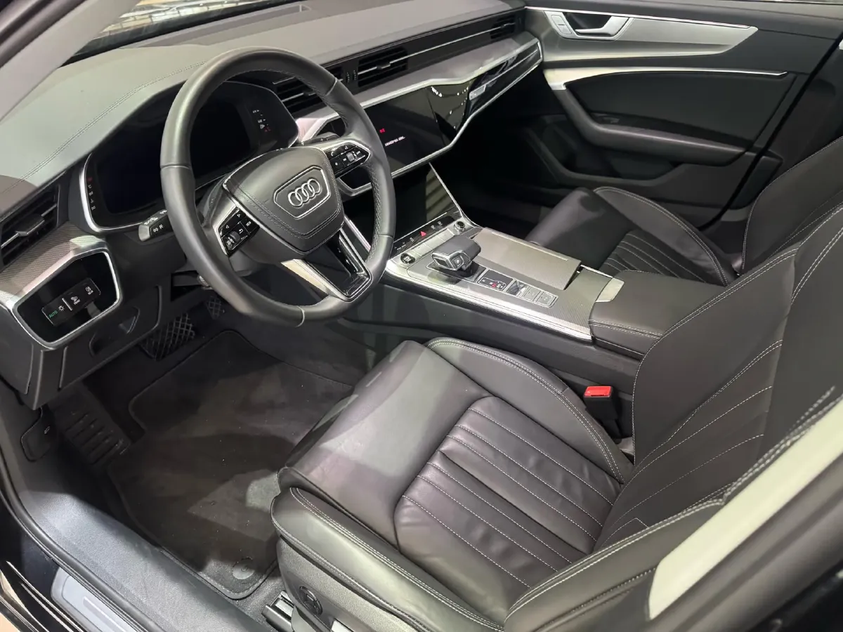 2023 Audi A6L 2.0T 190HP L4 7DCT,autocango,china used car exporter,china ev exporter,chinese used car exporter,chinese used ev exporter
