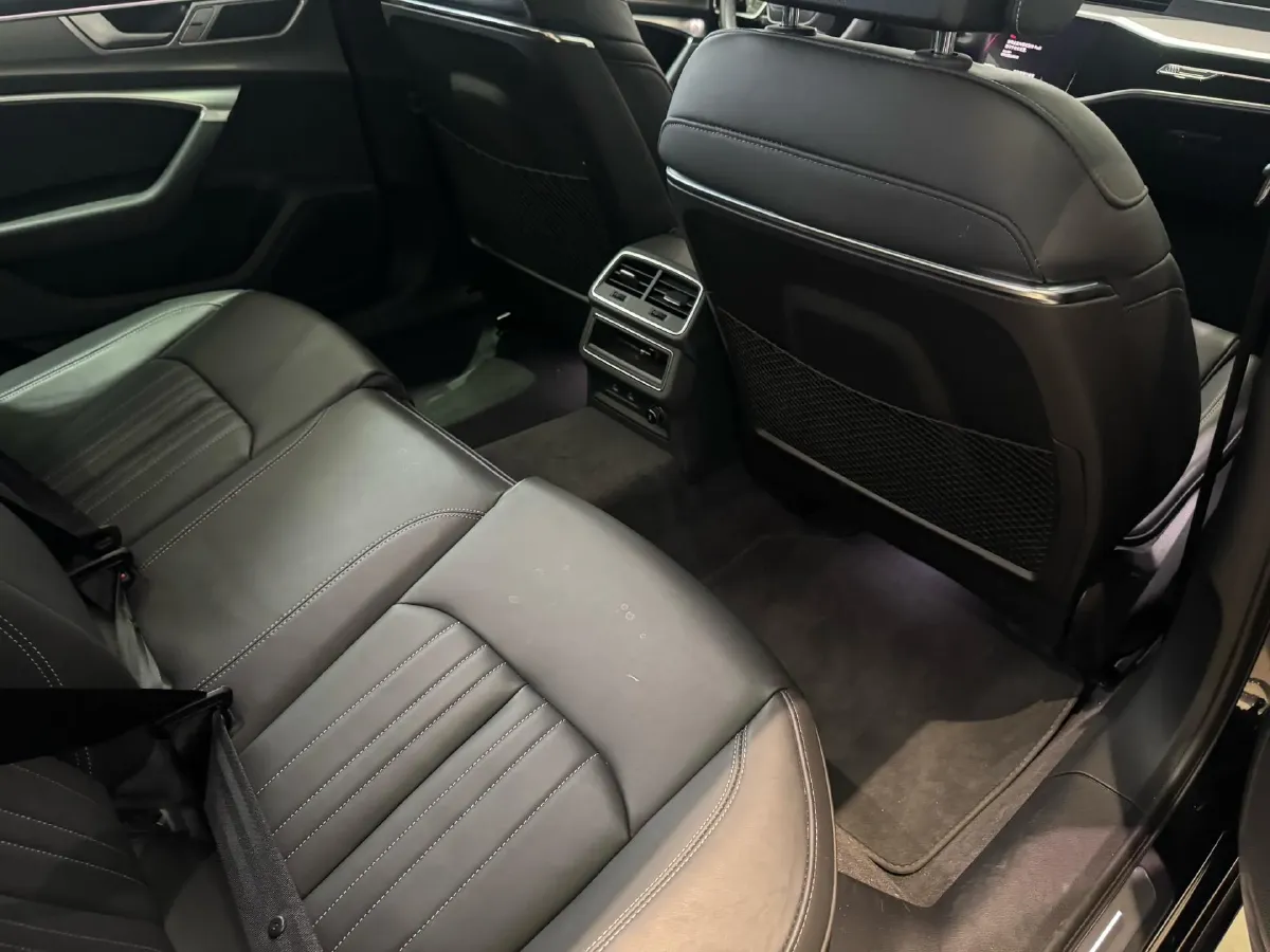 2023 Audi A6L 2.0T 190HP L4 7DCT,autocango,china used car exporter,china ev exporter,chinese used car exporter,chinese used ev exporter