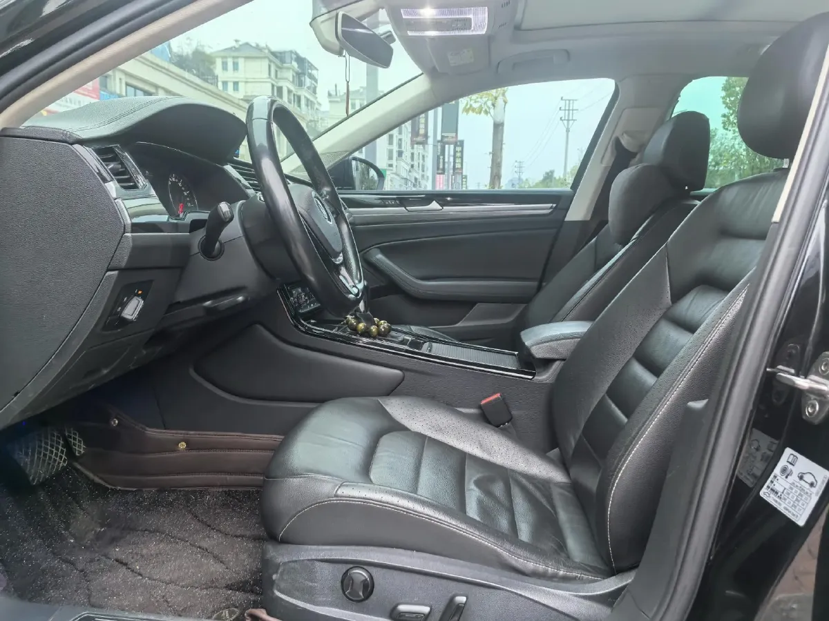 2019 Volkswagen Phideon 2.0T 224HP L4 7DCT,autocango,china used car exporter,china ev exporter,chinese used car exporter,chinese used ev exporter