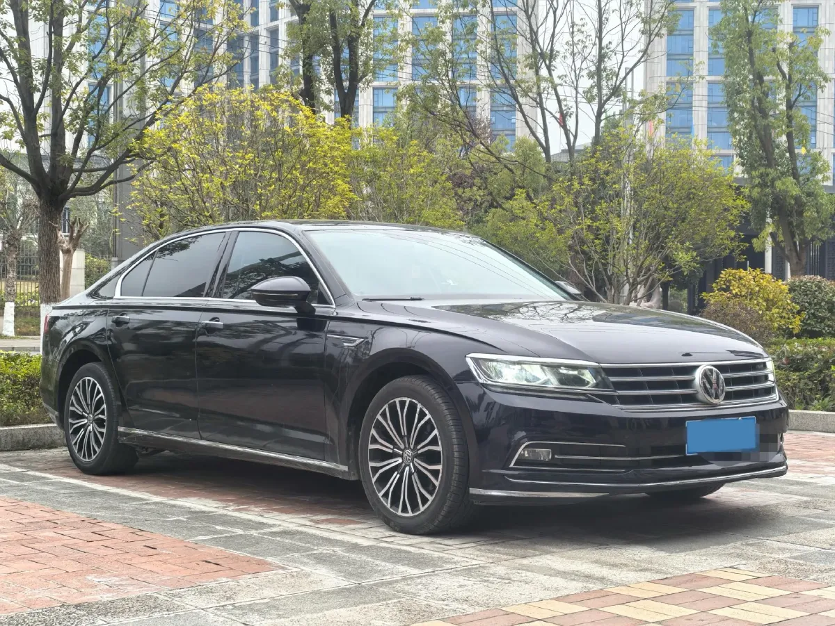 2019 Volkswagen Phideon 2.0T 224HP L4 7DCT,autocango,china used car exporter,china ev exporter,chinese used car exporter,chinese used ev exporter