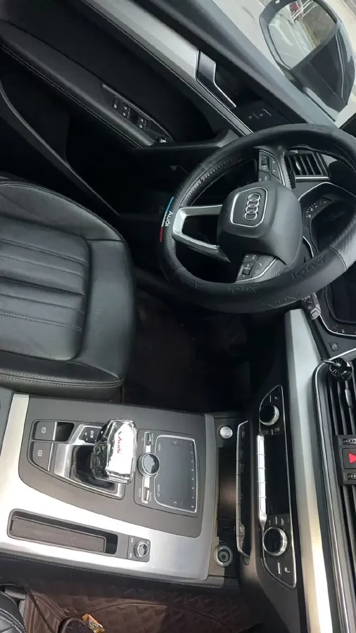 2020 Audi Q5L 2.0T 190HP L4 7DCT,autocango,china used car exporter,china ev exporter,chinese used car exporter,chinese used ev exporter