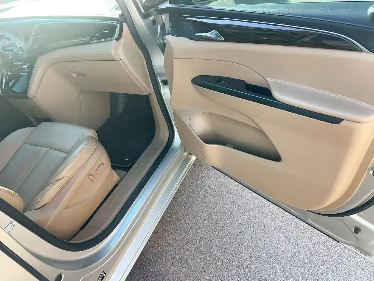 2018 Buick GL8 2.0T 260HP L4 6AT,autocango,china used car exporter,china ev exporter,chinese used car exporter,chinese used ev exporter