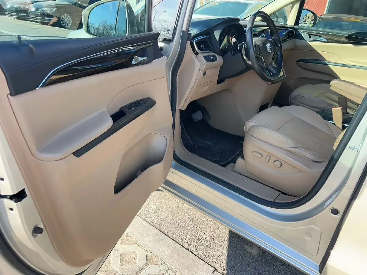 2018 Buick GL8 2.0T 260HP L4 6AT,autocango,china used car exporter,china ev exporter,chinese used car exporter,chinese used ev exporter