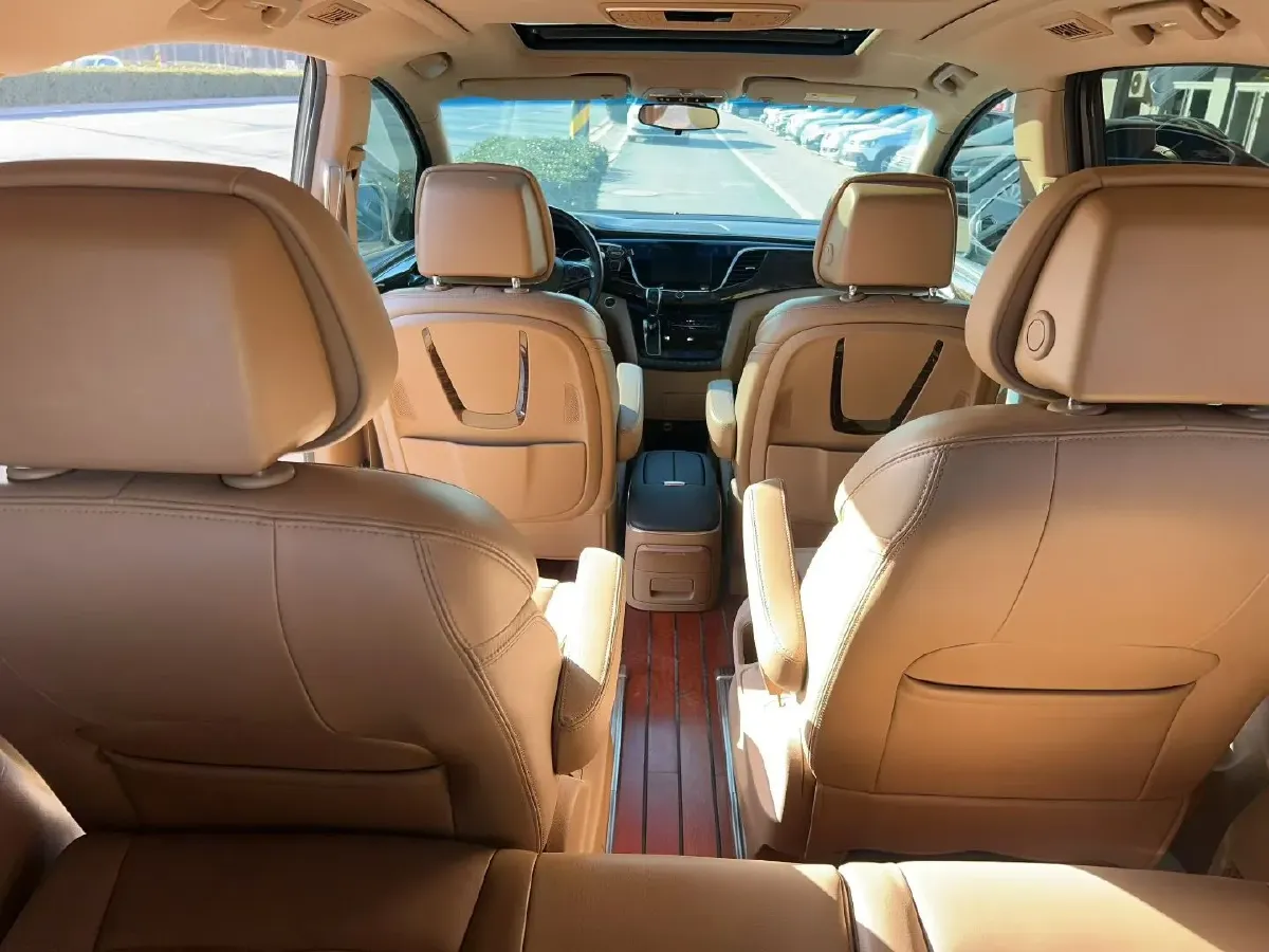 2018 Buick GL8 2.0T 260HP L4 6AT,autocango,china used car exporter,china ev exporter,chinese used car exporter,chinese used ev exporter