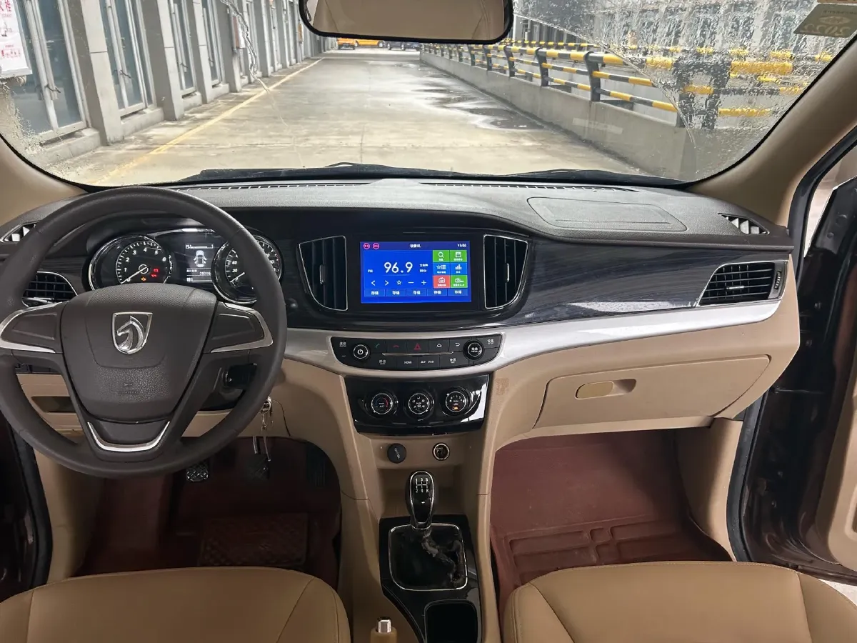 2016 BaoJun 560 1.5T 150HP L4 6MT,autocango,china used car exporter,china ev exporter,chinese used car exporter,chinese used ev exporter