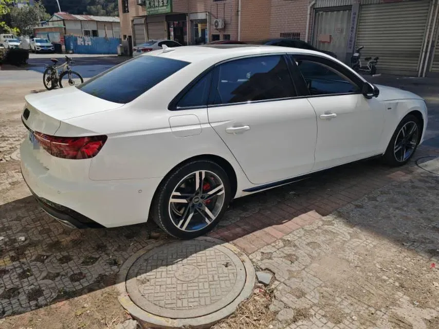 2022 Audi A4L 2.0T 190HP L4 7DCT,autocango,china used car exporter,china ev exporter,chinese used car exporter,chinese used ev exporter