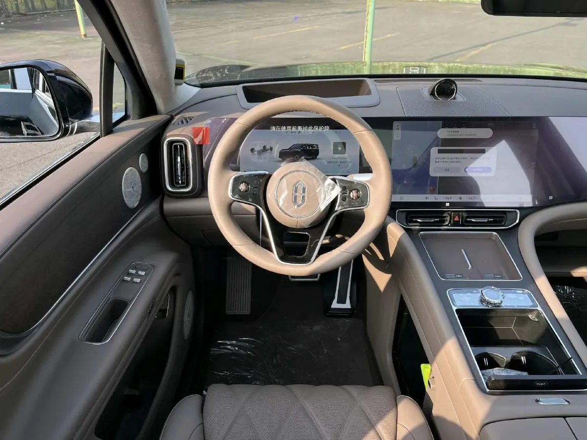 2025 AITO AITO M9 REEV 160HP REEV 52KWH,autocango,china used car exporter,china ev exporter,chinese used car exporter,chinese used ev exporter