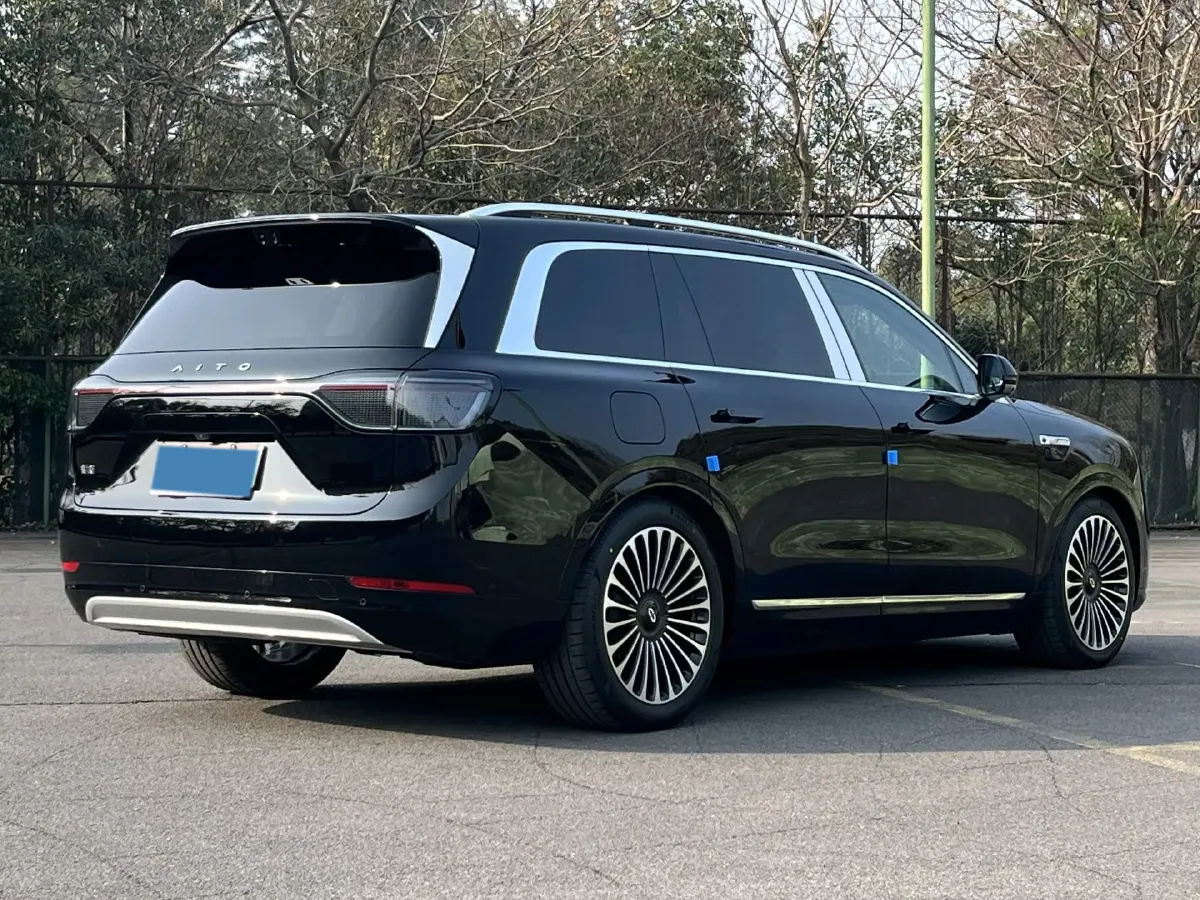 2025 AITO AITO M9 REEV 160HP REEV 52KWH,autocango,china used car exporter,china ev exporter,chinese used car exporter,chinese used ev exporter