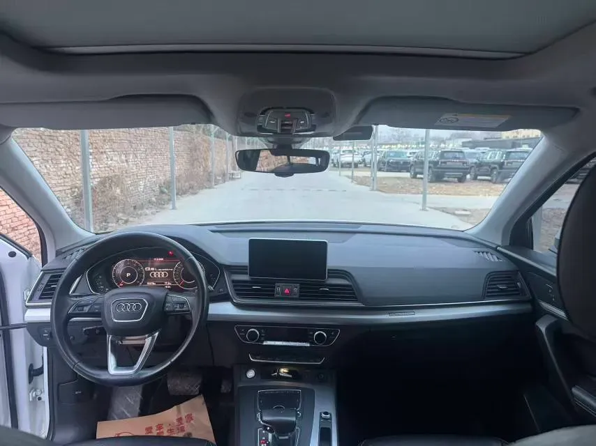 2020 Audi Q5L 2.0T 190HP L4 7DCT,autocango,china used car exporter,china ev exporter,chinese used car exporter,chinese used ev exporter