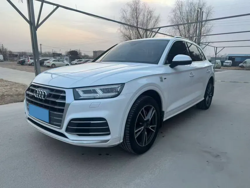 2020 Audi Q5L 2.0T 190HP L4 7DCT,autocango,china used car exporter,china ev exporter,chinese used car exporter,chinese used ev exporter