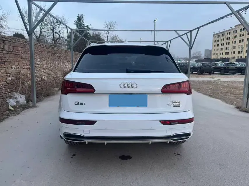 2020 Audi Q5L 2.0T 190HP L4 7DCT,autocango,china used car exporter,china ev exporter,chinese used car exporter,chinese used ev exporter