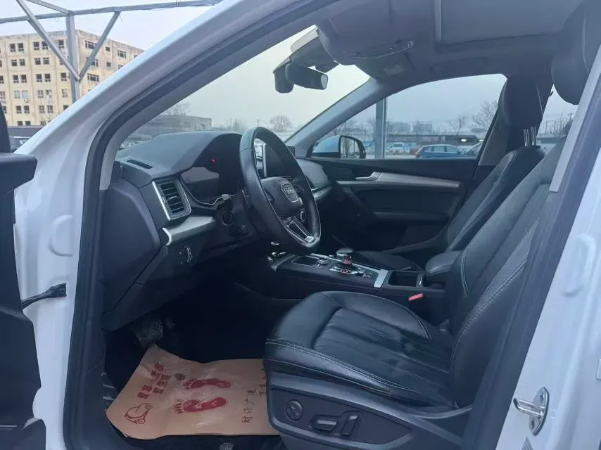 2020 Audi Q5L 2.0T 190HP L4 7DCT,autocango,china used car exporter,china ev exporter,chinese used car exporter,chinese used ev exporter