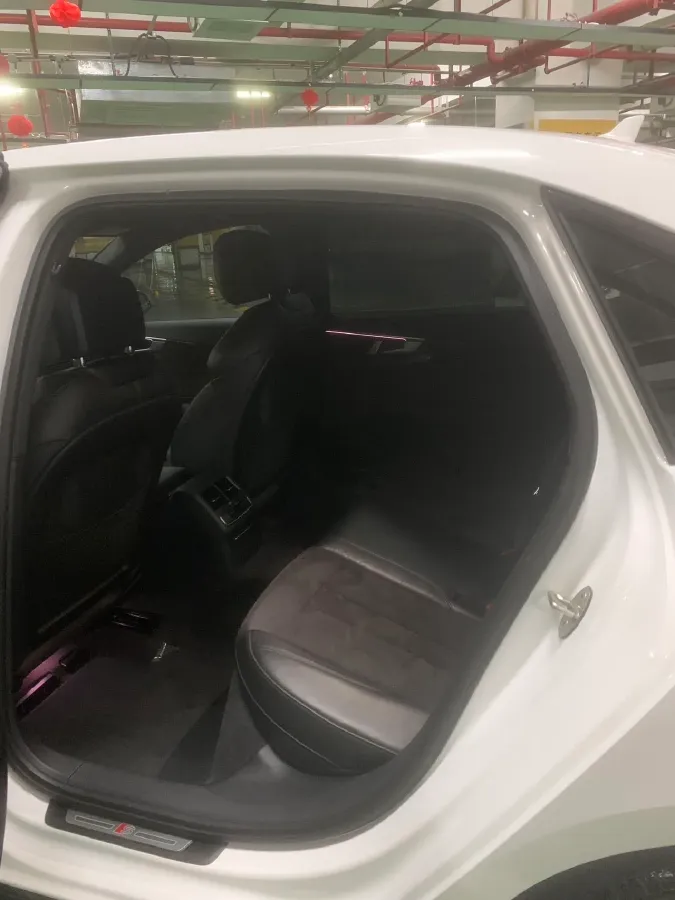 2024 Audi A4L 2.0T 245HP L4 7DCT,autocango,china used car exporter,china ev exporter,chinese used car exporter,chinese used ev exporter